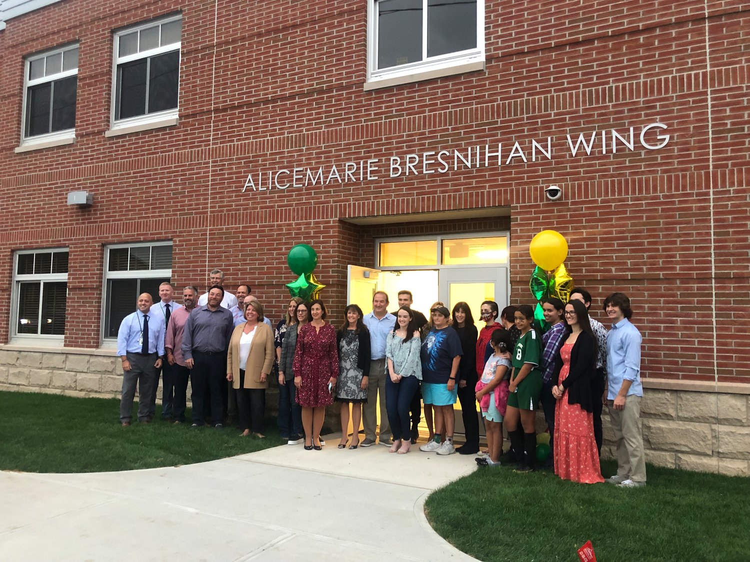 New Lynbrook High School wing dedicated in honor of late beloved Board